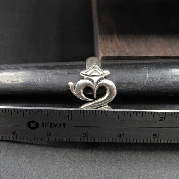 Size 7 Sterling Silver Odd Design Symbol Band Ring - Picture 6 of 7